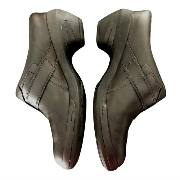 MERRELL Luxe Plunge Slip On Leather Clogs Black size 8.5 small heel - Picture 3 of 7